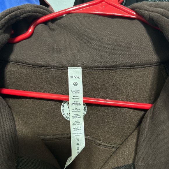 Lululemon - Picture 3 of 4